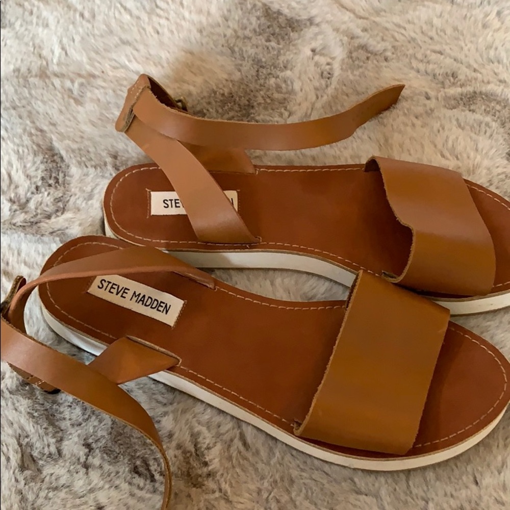 Steve Madden 1” platform sandals